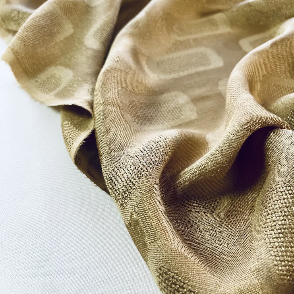 3311156856 c پارچه ژاکارد Viscose–Silk Mesh Jacquard in Champagne Gold - Image 1