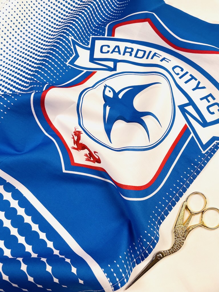 2196928 a ست ملحفه و روبالش Cardiff City FC Sheet Set - Image 1