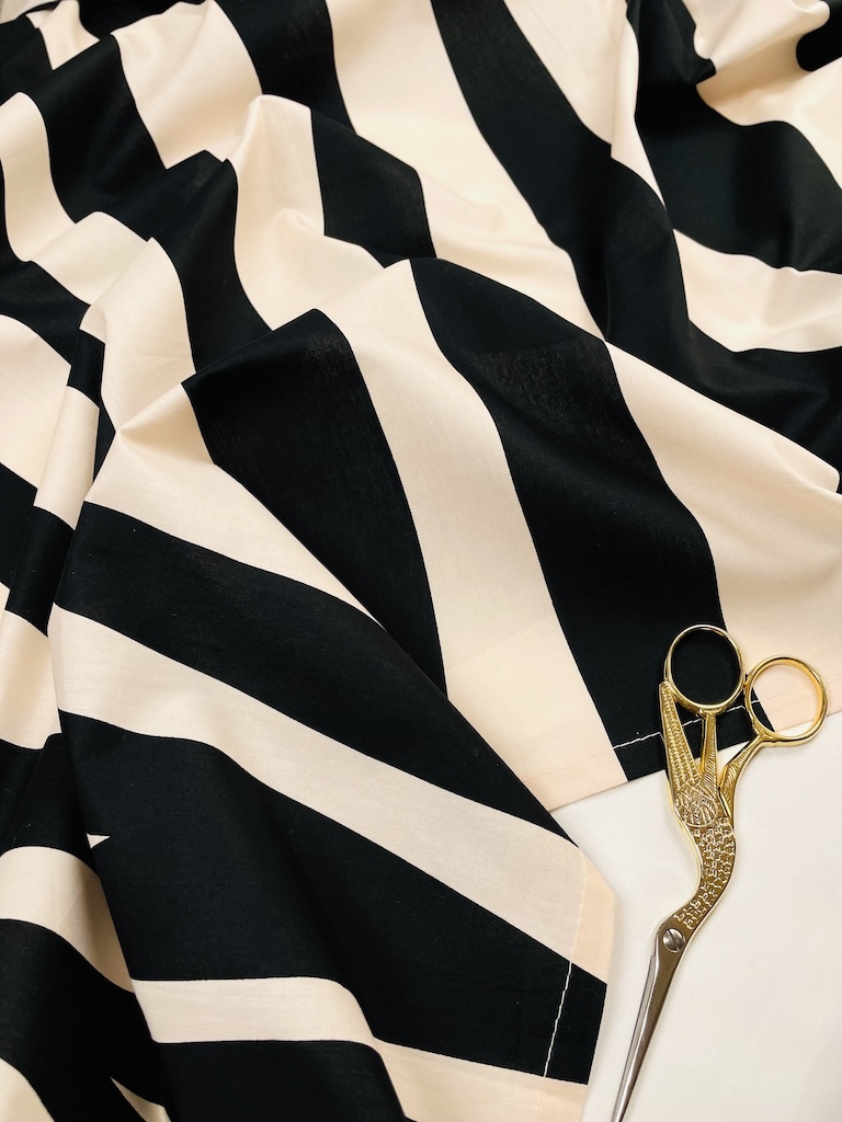 2196929 a ملحفه نخی زبرا Zebra Cotton Sheet - Image 1
